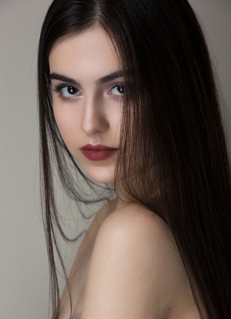 Female model photo shoot of Daria T