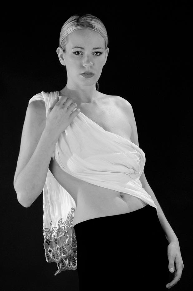 Female model photo shoot of Victoria Loven in Atlanta, GA