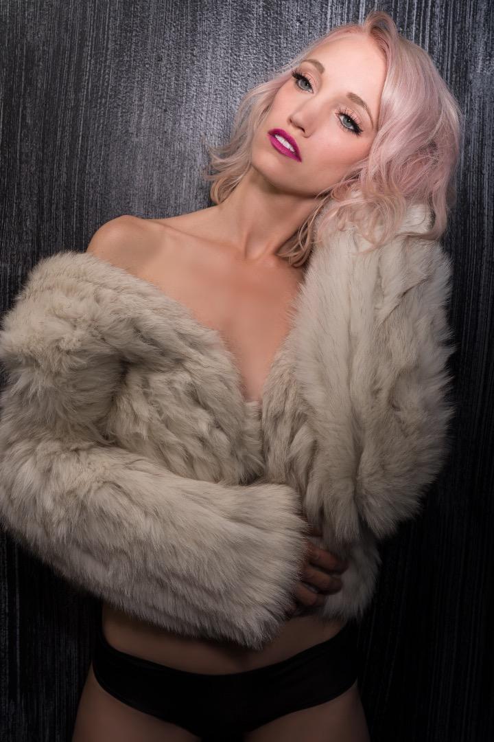 Female model photo shoot of Charisse Mannolini