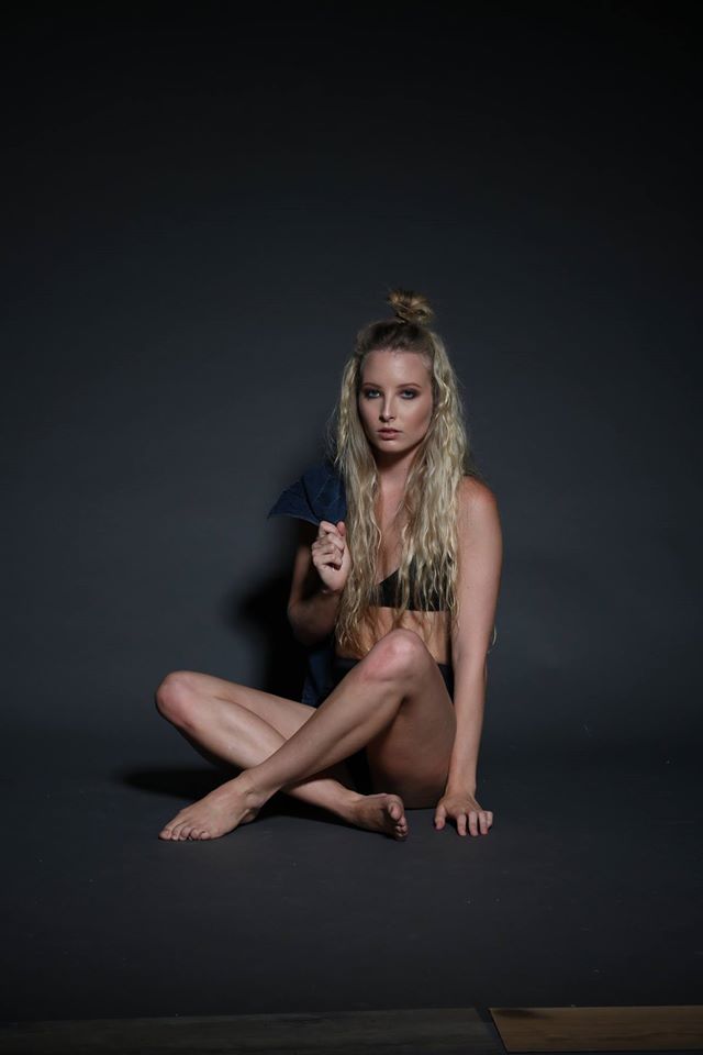 Female model photo shoot of JadeMurray