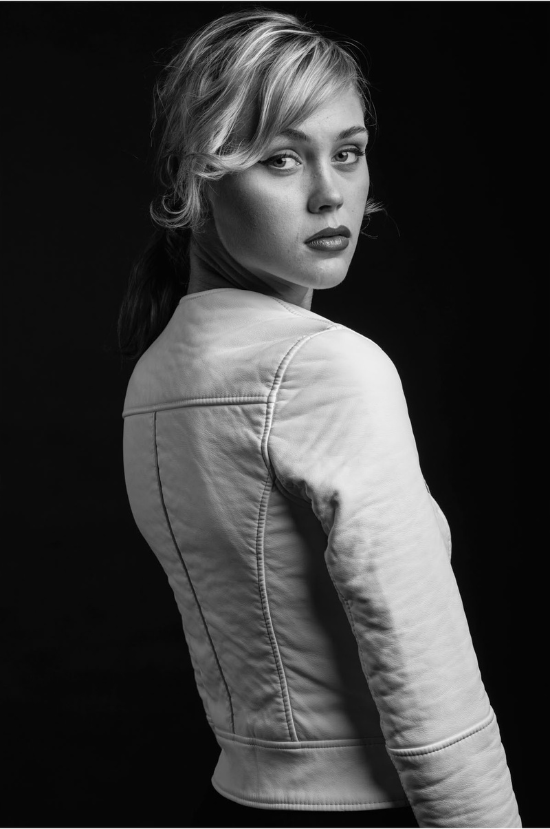 Female model photo shoot of Elle_D