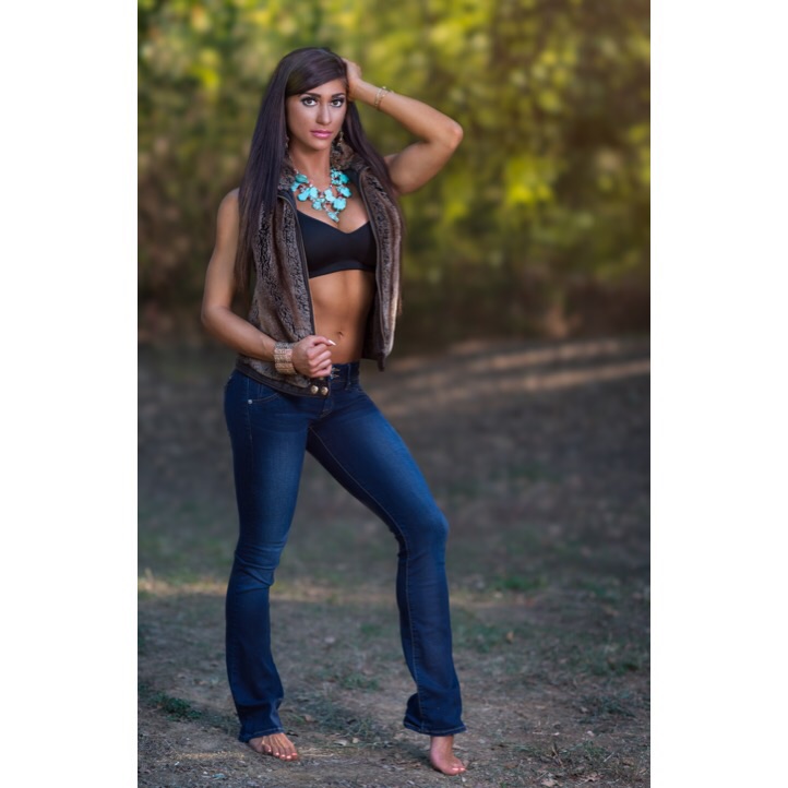 Female model photo shoot of Cassie23 in Grapevine, Texas