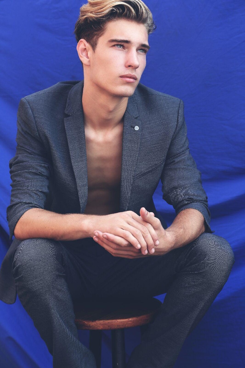 Male model photo shoot of Stevan Ditter