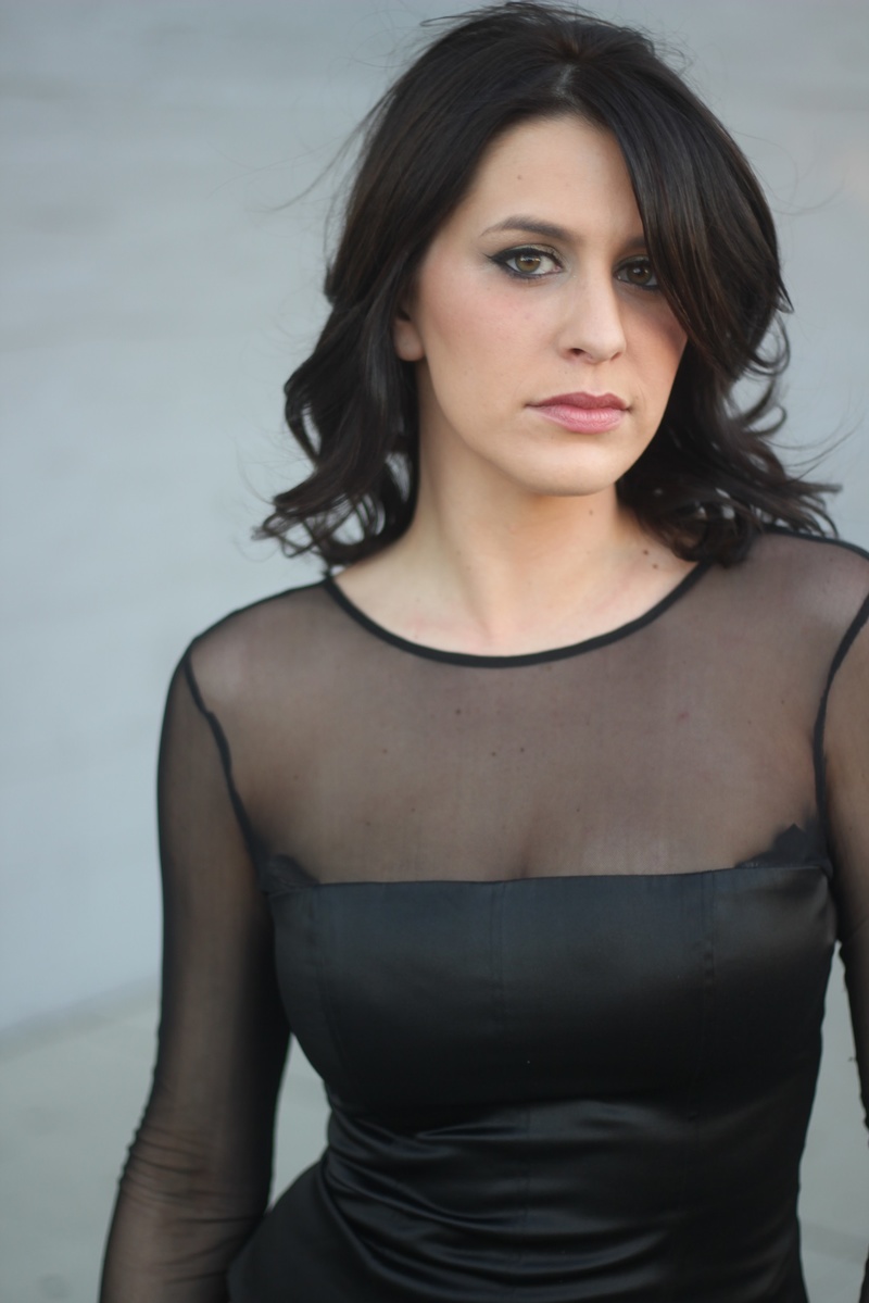 Female model photo shoot of Kayla Jovani 
