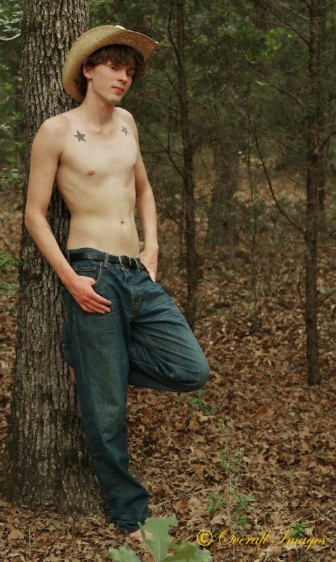 Male model photo shoot of Andrewfor420 in TX