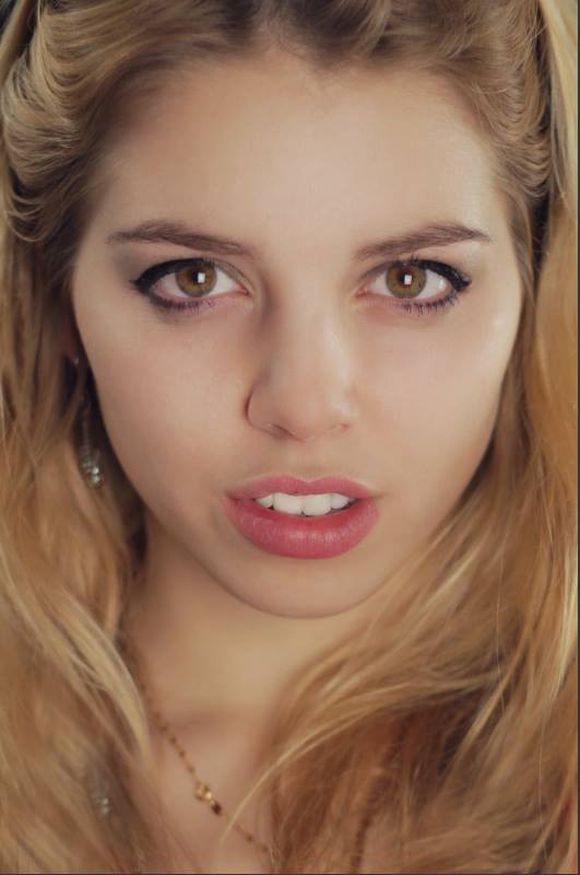 Female model photo shoot of YanisLipenski
