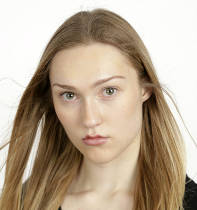 Female model photo shoot of AmyBecker
