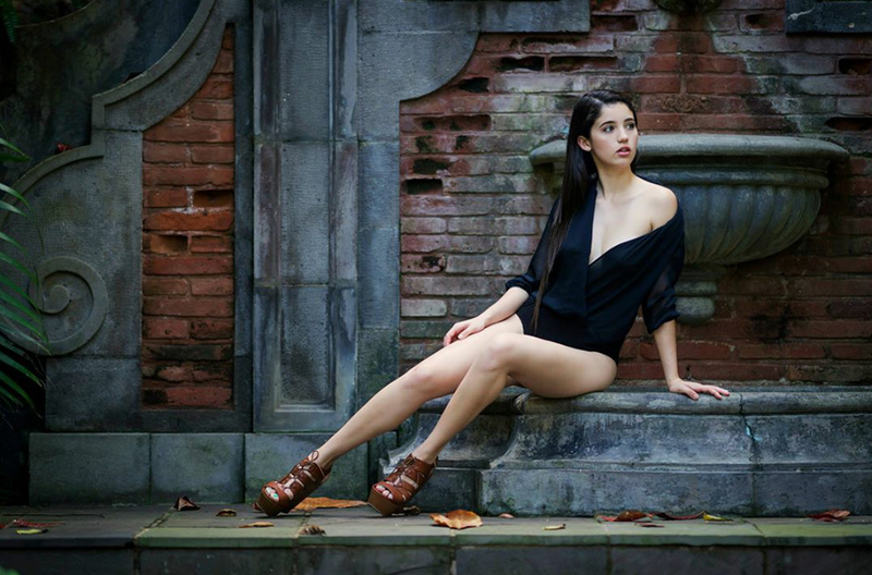 Female model photo shoot of Andrea Caro