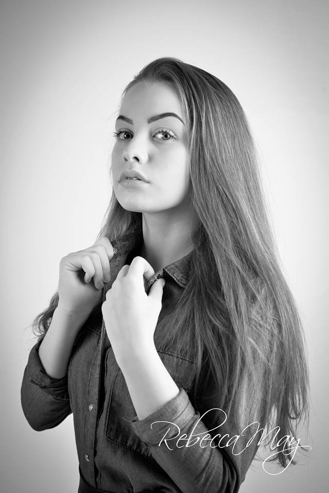 Female model photo shoot of RebeccaCooper