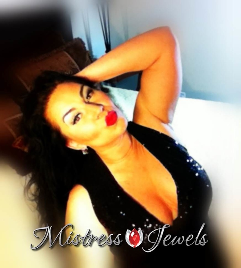 Female model photo shoot of Mistress Jewels