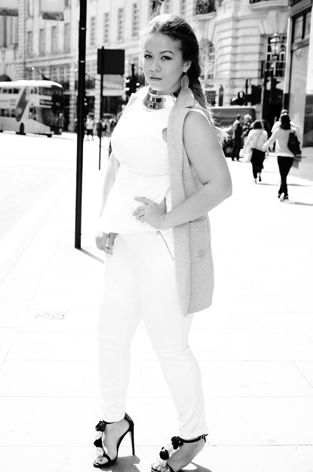 Female model photo shoot of 2chloe3 in Regent Street London