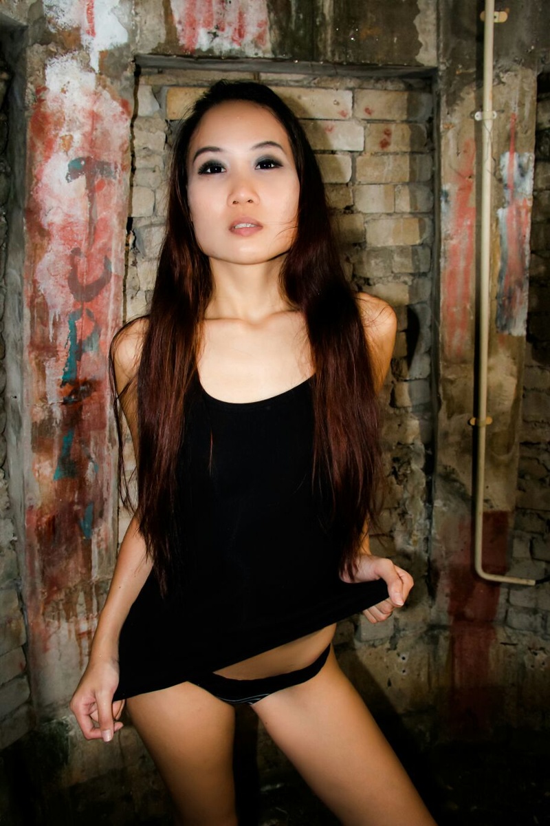 Female model photo shoot of Elvira Mikayla