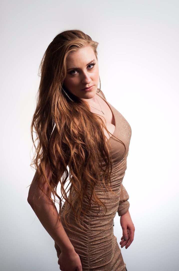 Female model photo shoot of Kate-a-lyn