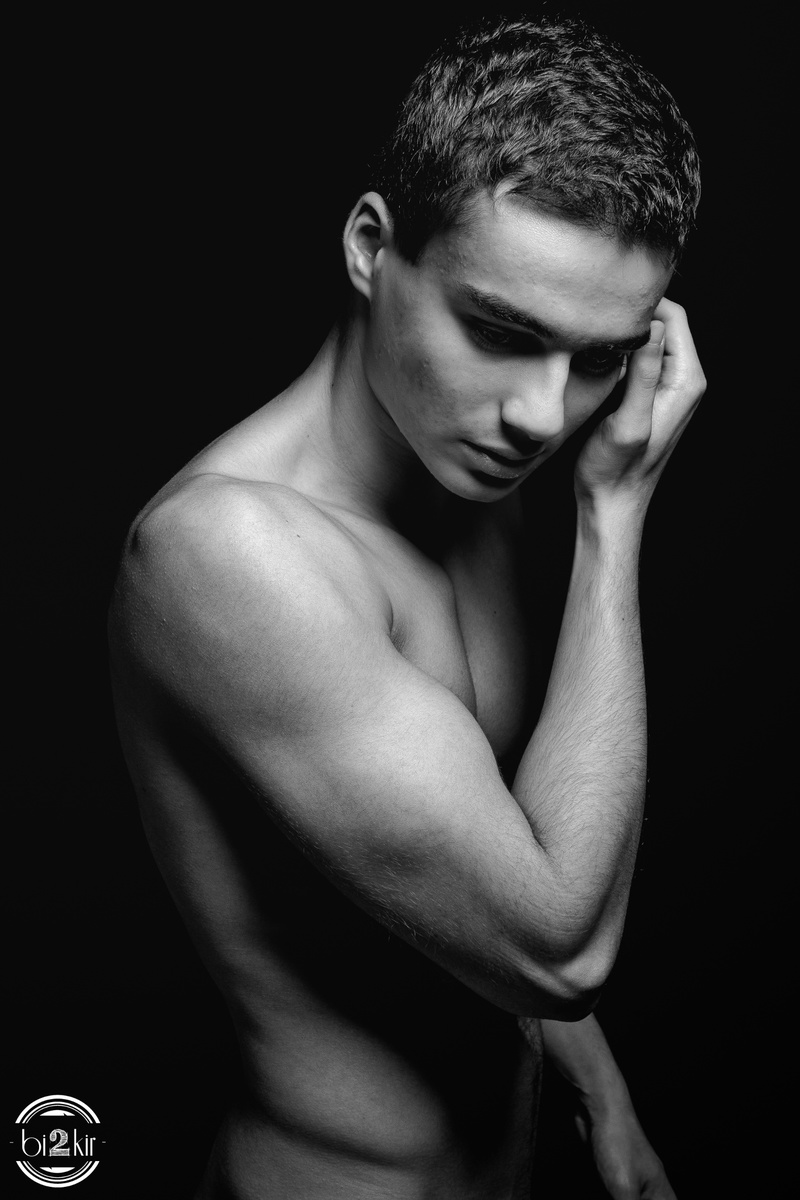 Male model photo shoot of Alex Bartes