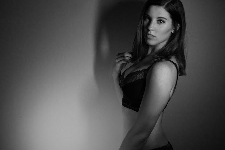 Female model photo shoot of Lauren Sophia Hart