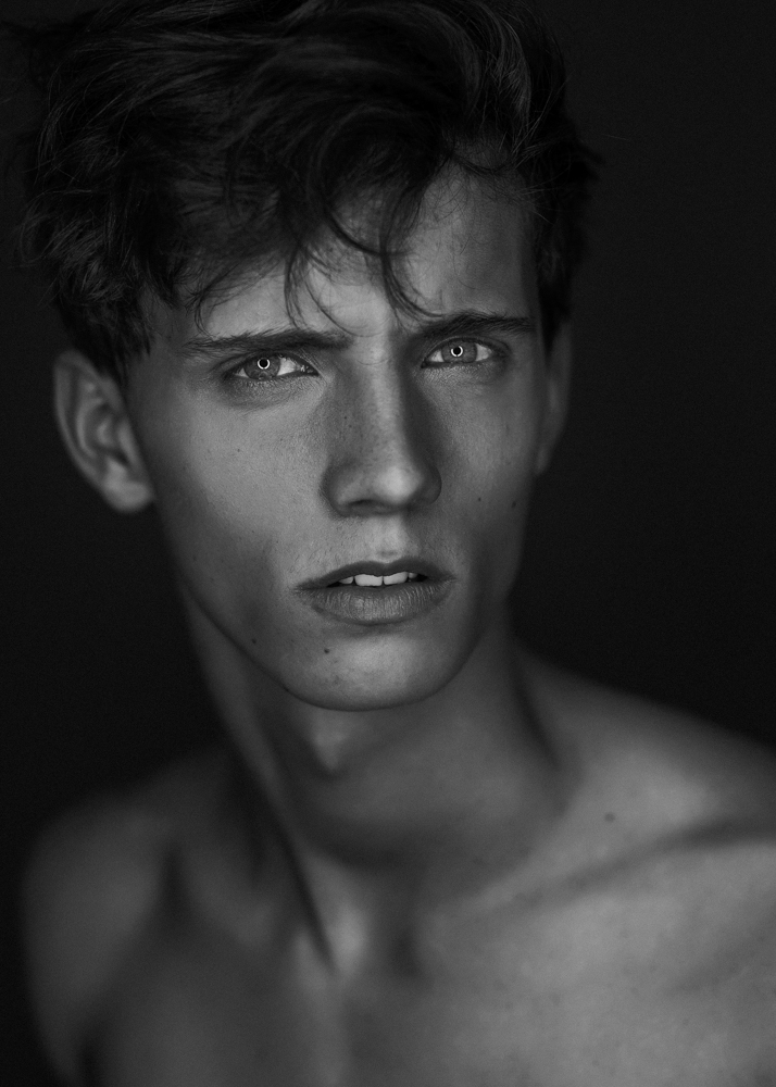 Male model photo shoot of Anders Aqqalu Andersen