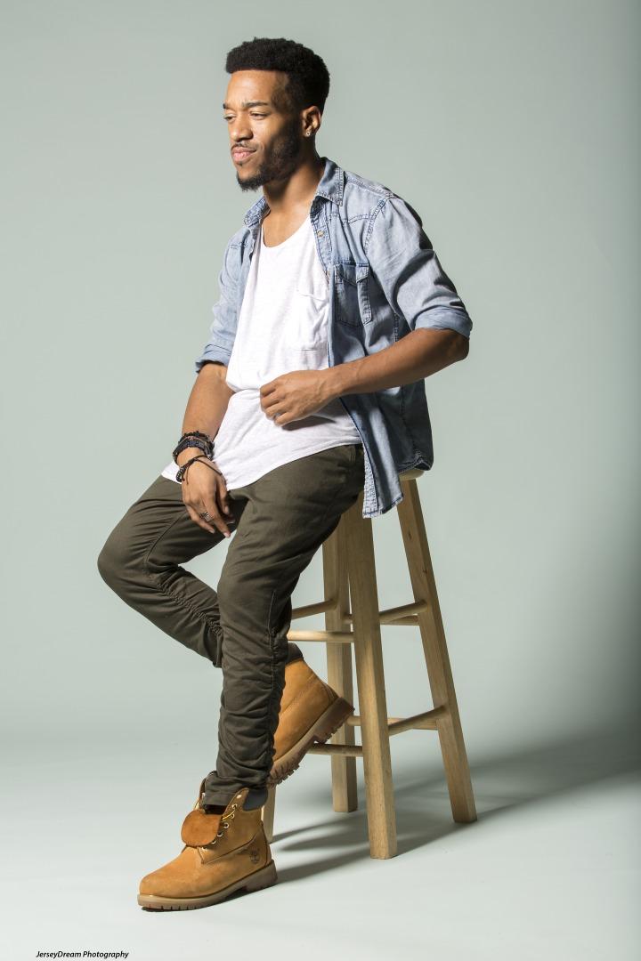 Male model photo shoot of Darryl Antonio