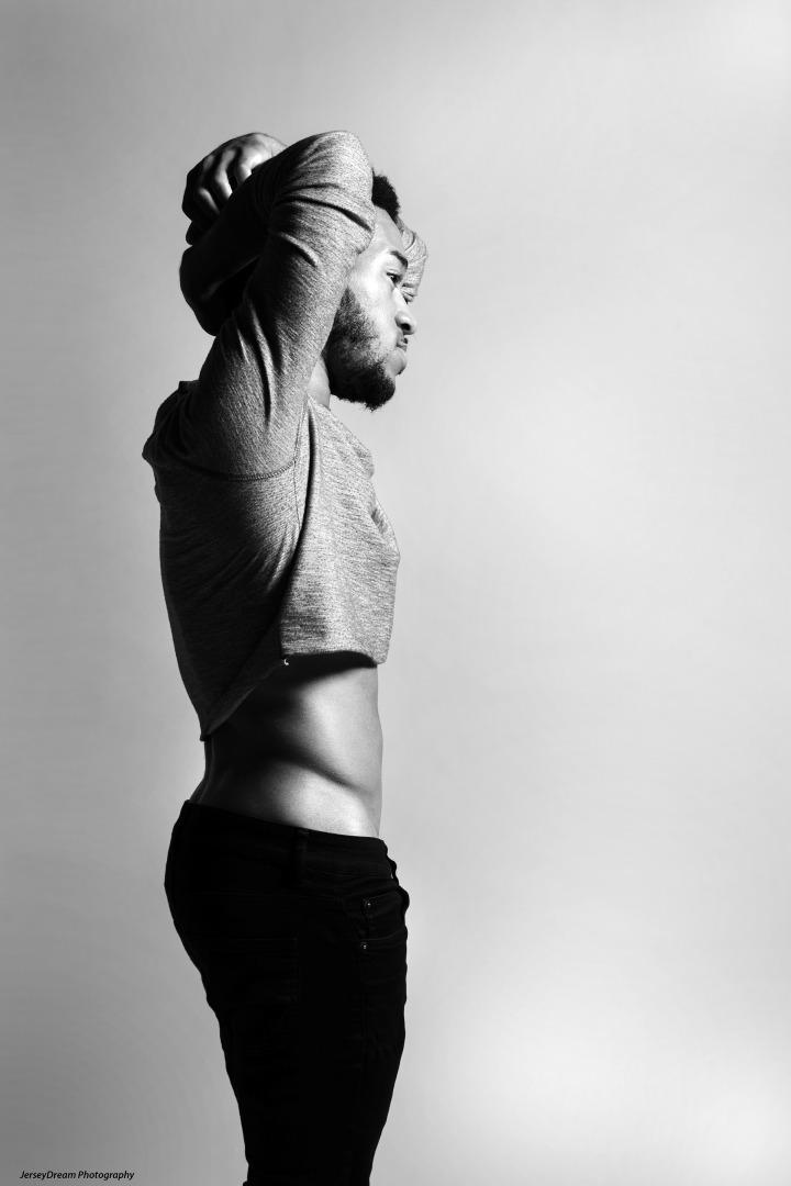 Male model photo shoot of Darryl Antonio