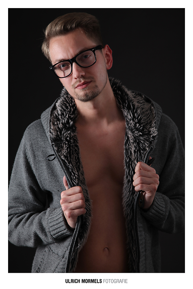 Male model photo shoot of Vielseitig