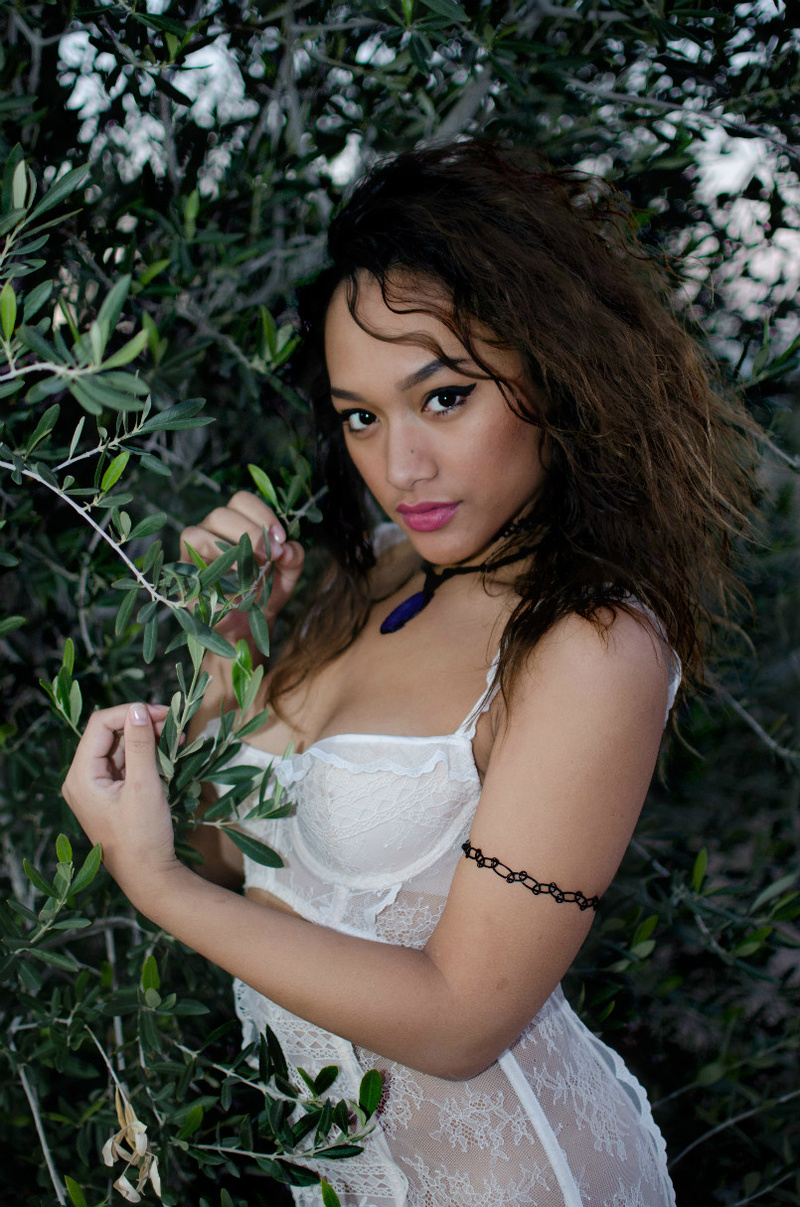 Female model photo shoot of CamielleCor