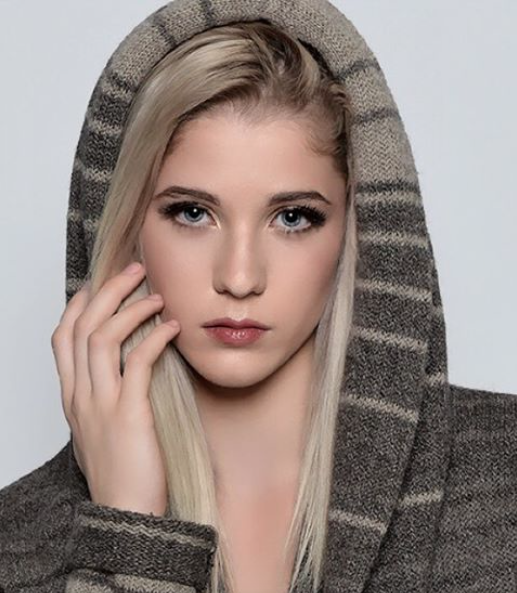 Female model photo shoot of MakeupByGhoul