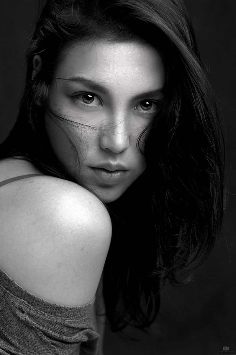 Female model photo shoot of thecourtneychen by Paul Henry Studios