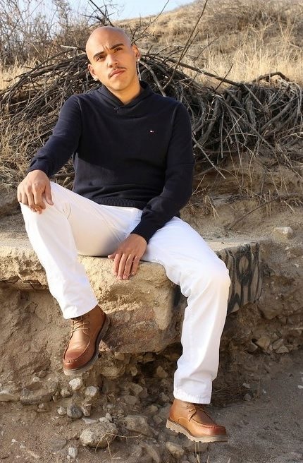 Male model photo shoot of Ruben Munoz