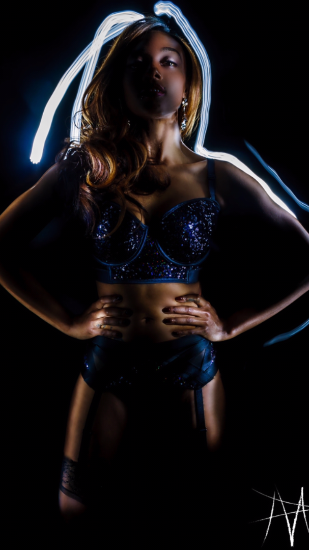 Female model photo shoot of Lexcee Diamond 