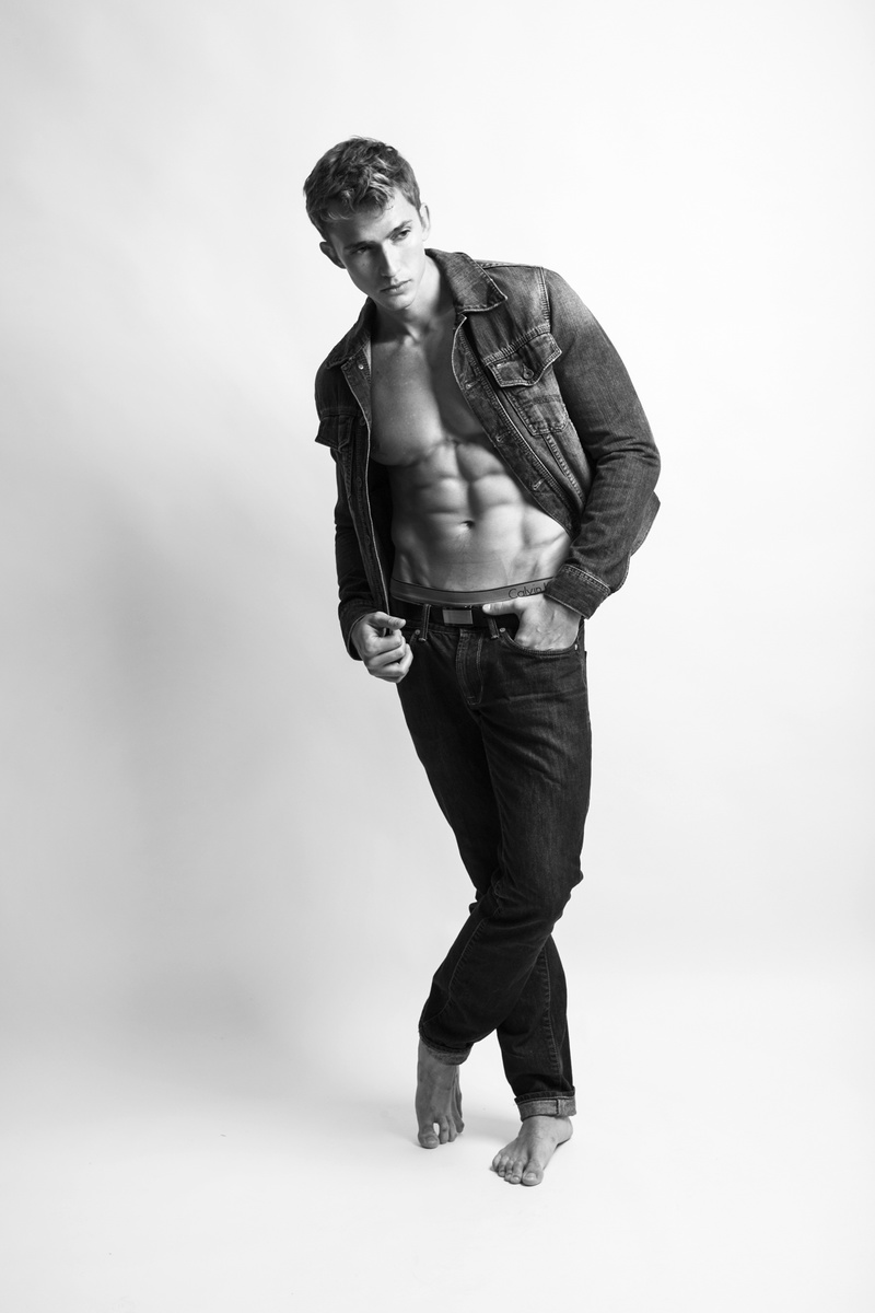 Male model photo shoot of Davidmcd
