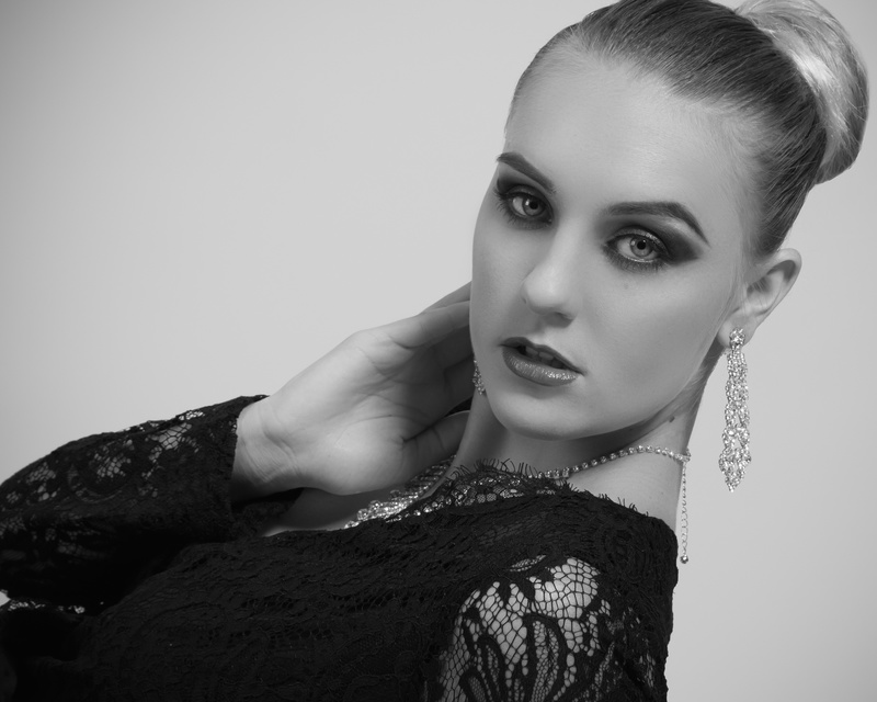 Female model photo shoot of tanya11234_