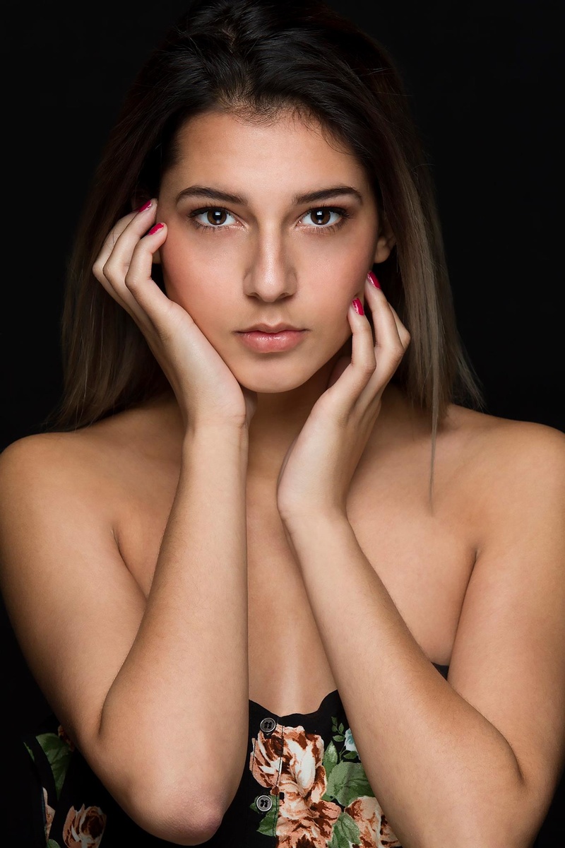 Female model photo shoot of josiane_couillard