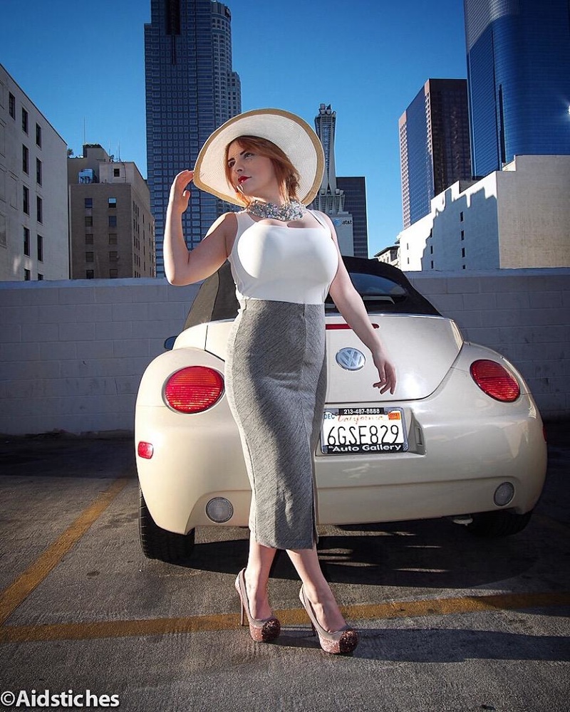 Female model photo shoot of Scarlett Dream