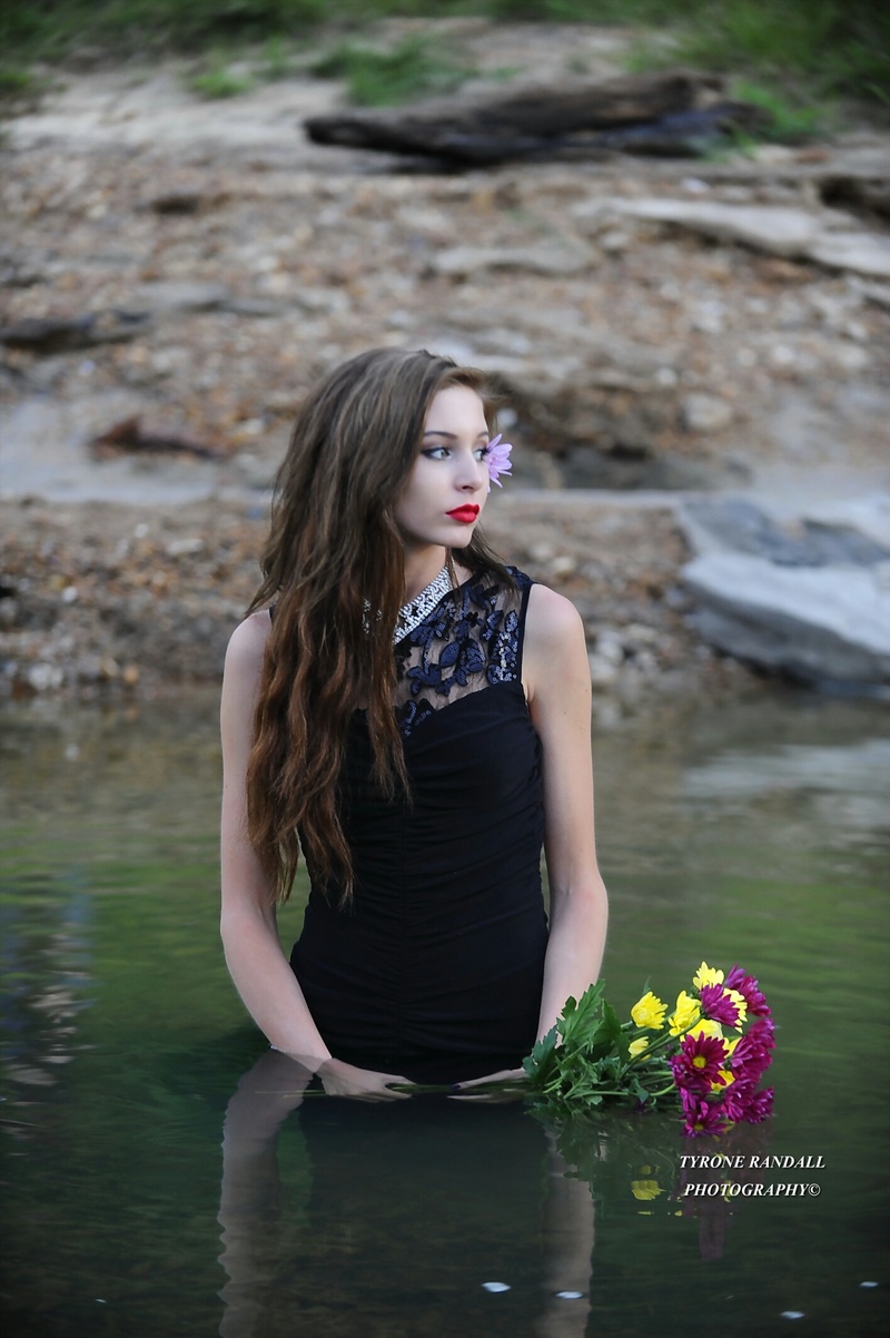 Female model photo shoot of allienicole721