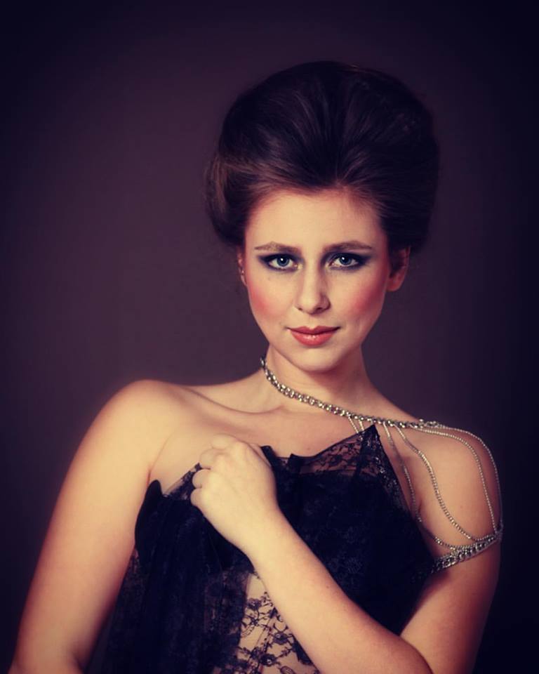 Female model photo shoot of Marit van Prooijen