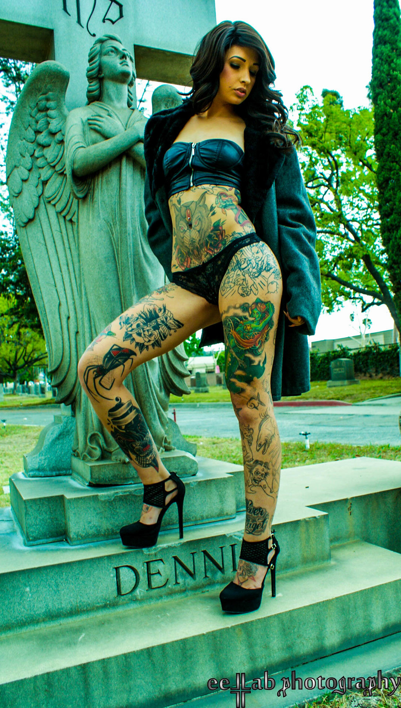 Male and Female model photo shoot of eeL Lab and Angela Mazzanti in Cemetery