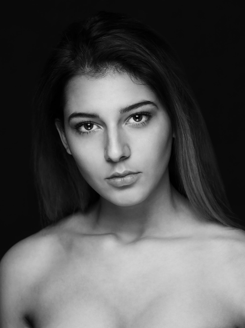 Female model photo shoot of josiane_couillard