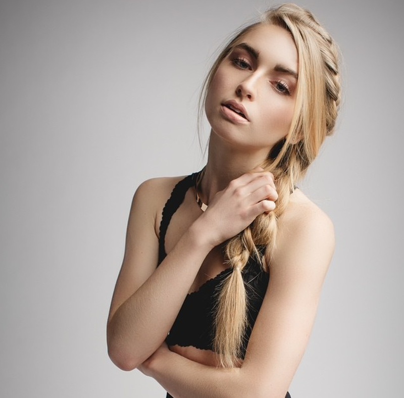 Female model photo shoot of Kaity Tainer