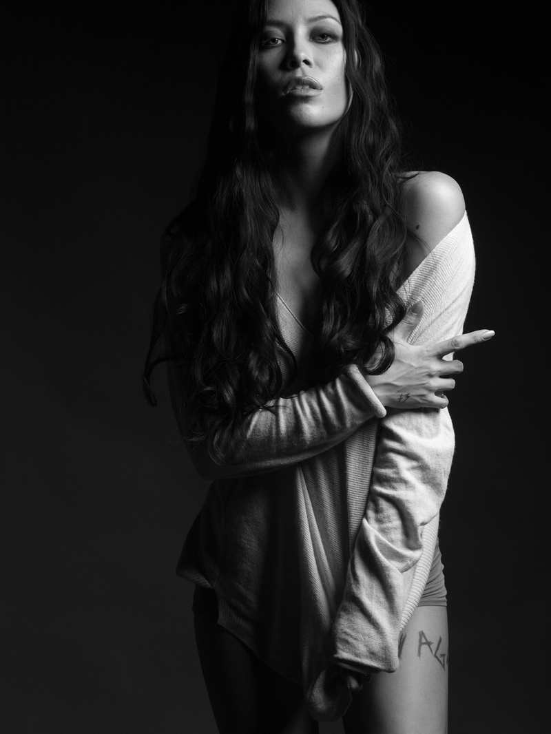 Female model photo shoot of Domino Morose