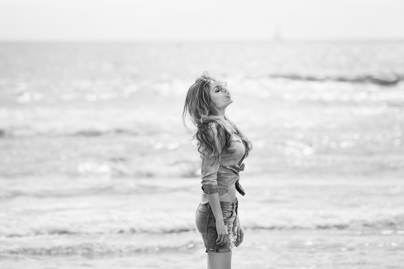 Female model photo shoot of Yanina  in Santa Monica