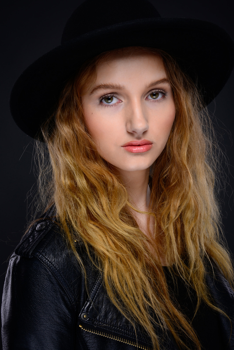 Female model photo shoot of Isabel Montoya in Makeup Deisgnory