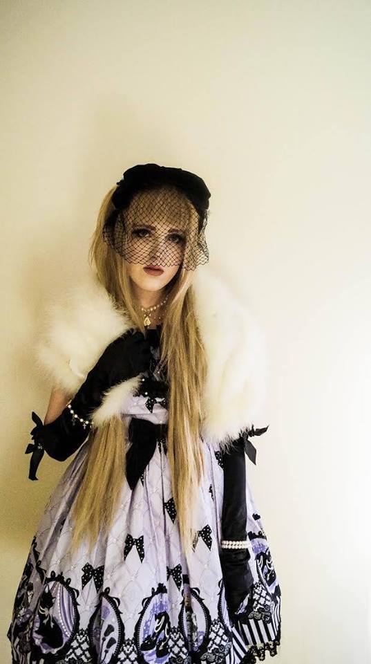 Female model photo shoot of Aurora Carina
