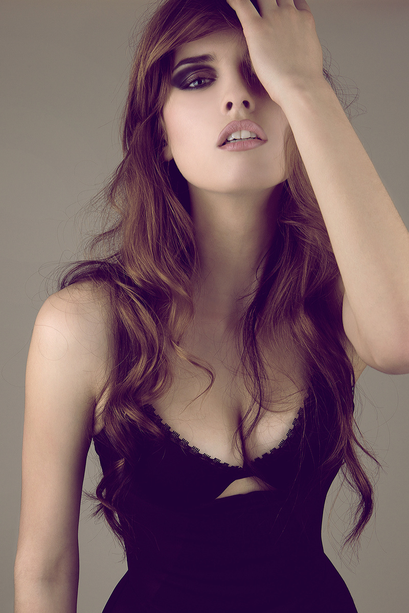 Female model photo shoot of Jaqueline Vanek
