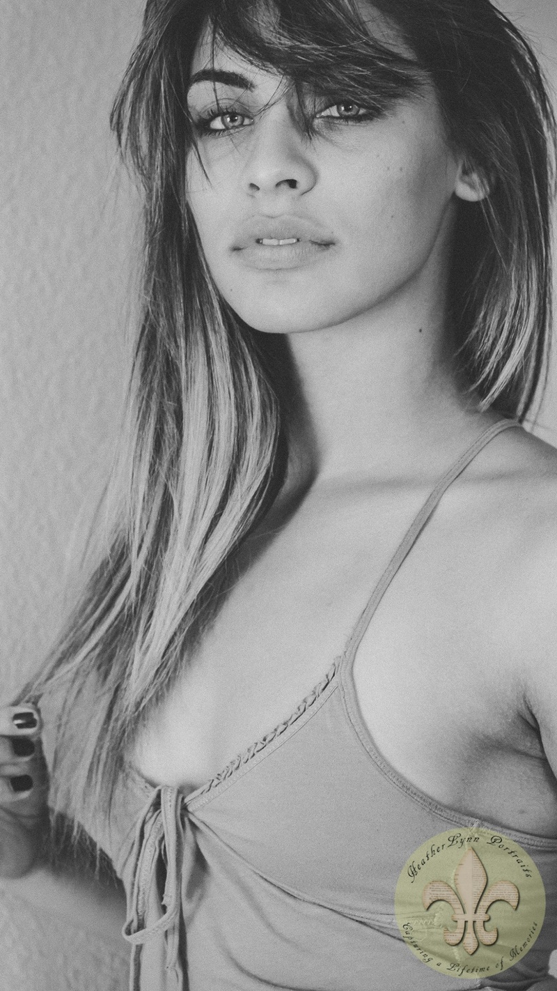 Female model photo shoot of Chelsea Mattison