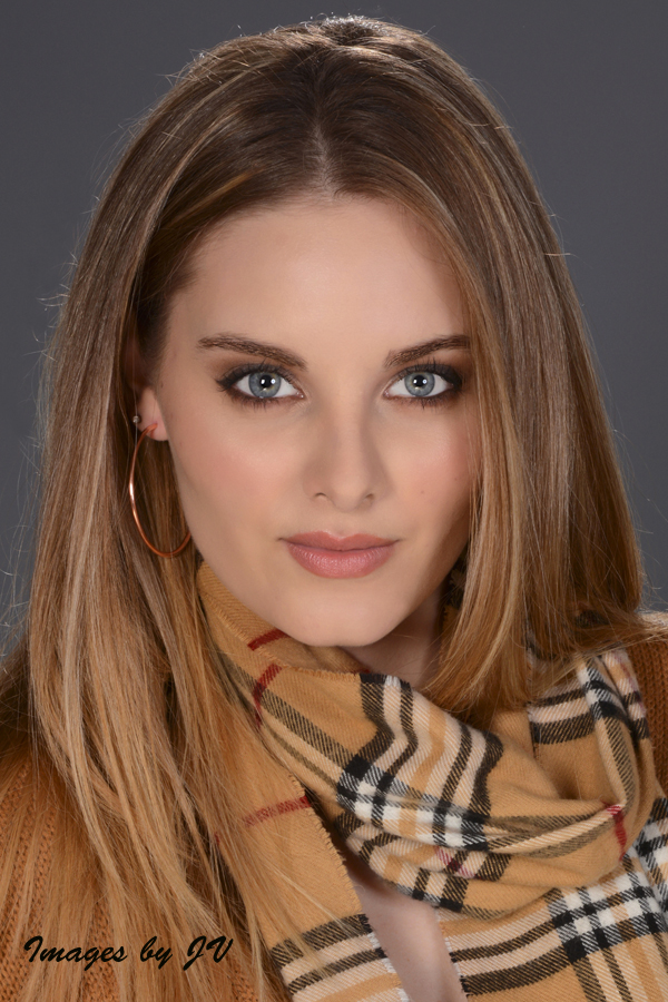 Female model photo shoot of Stephanie Nault Makeup
