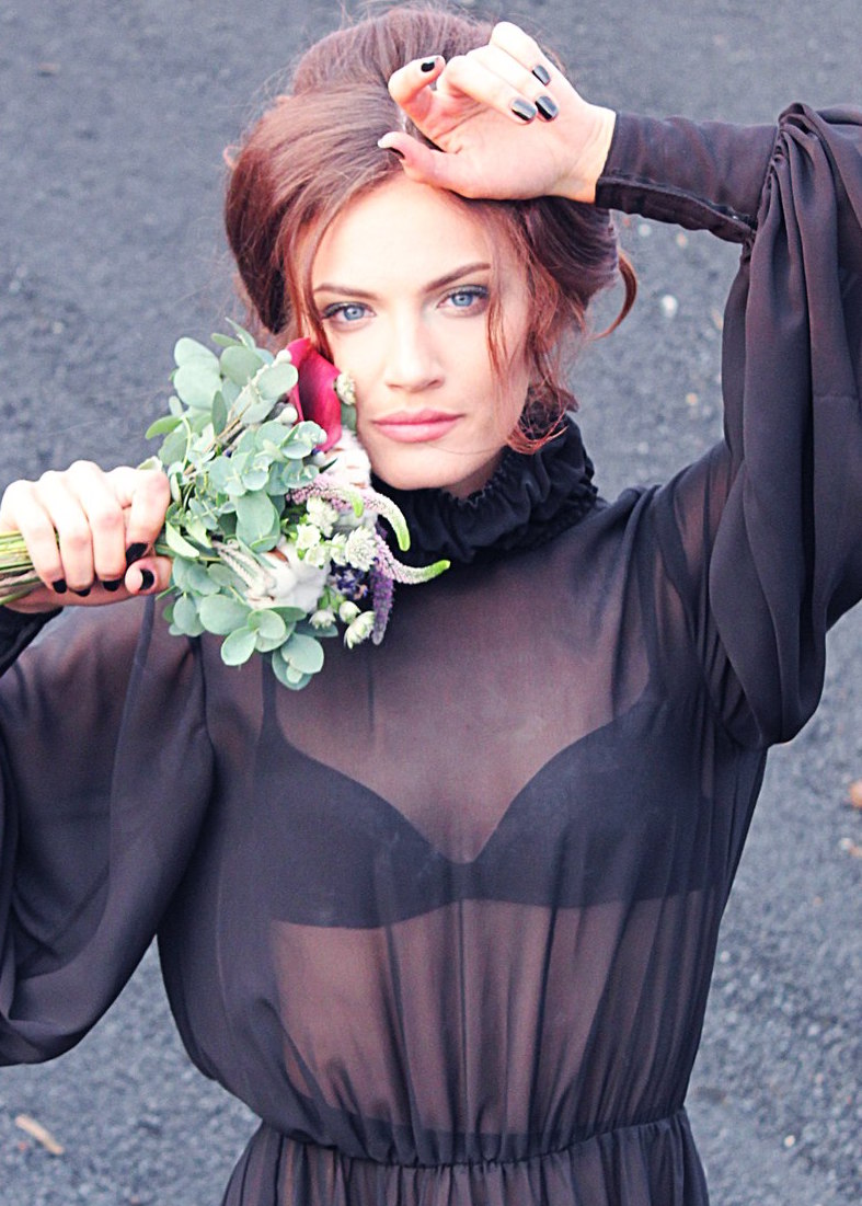 Female model photo shoot of Anna Sergushkina
