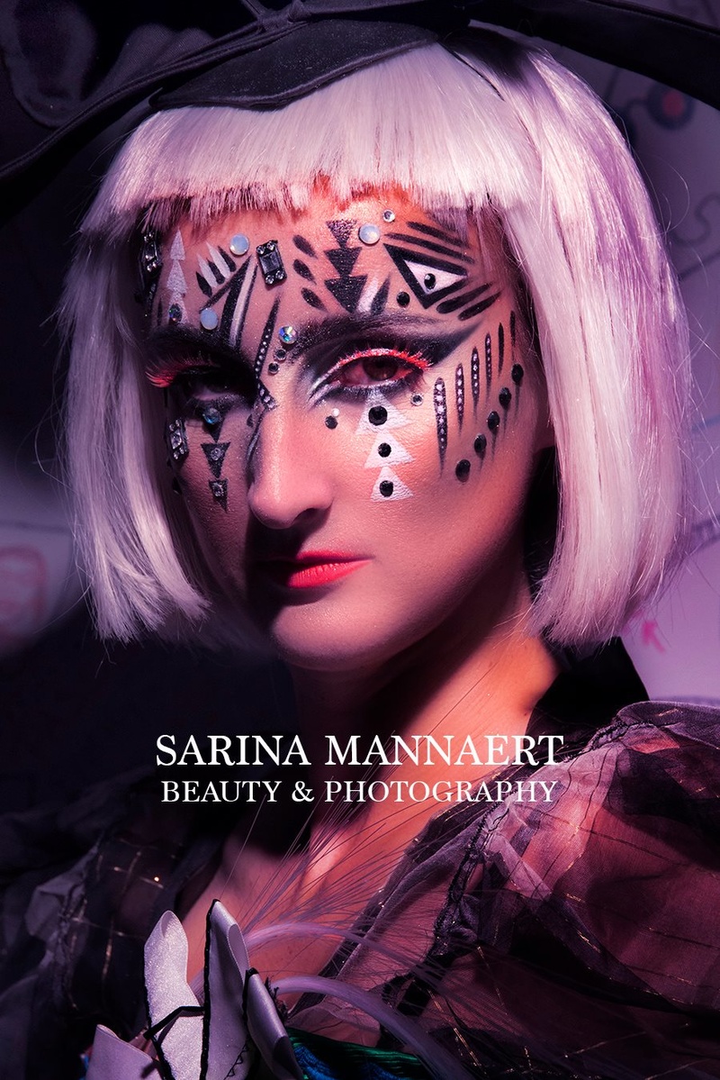 Female model photo shoot of Sarina Mannaert 