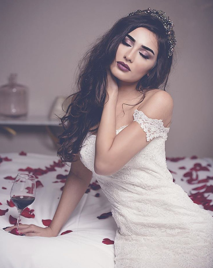Female model photo shoot of Jasmine N in Baku