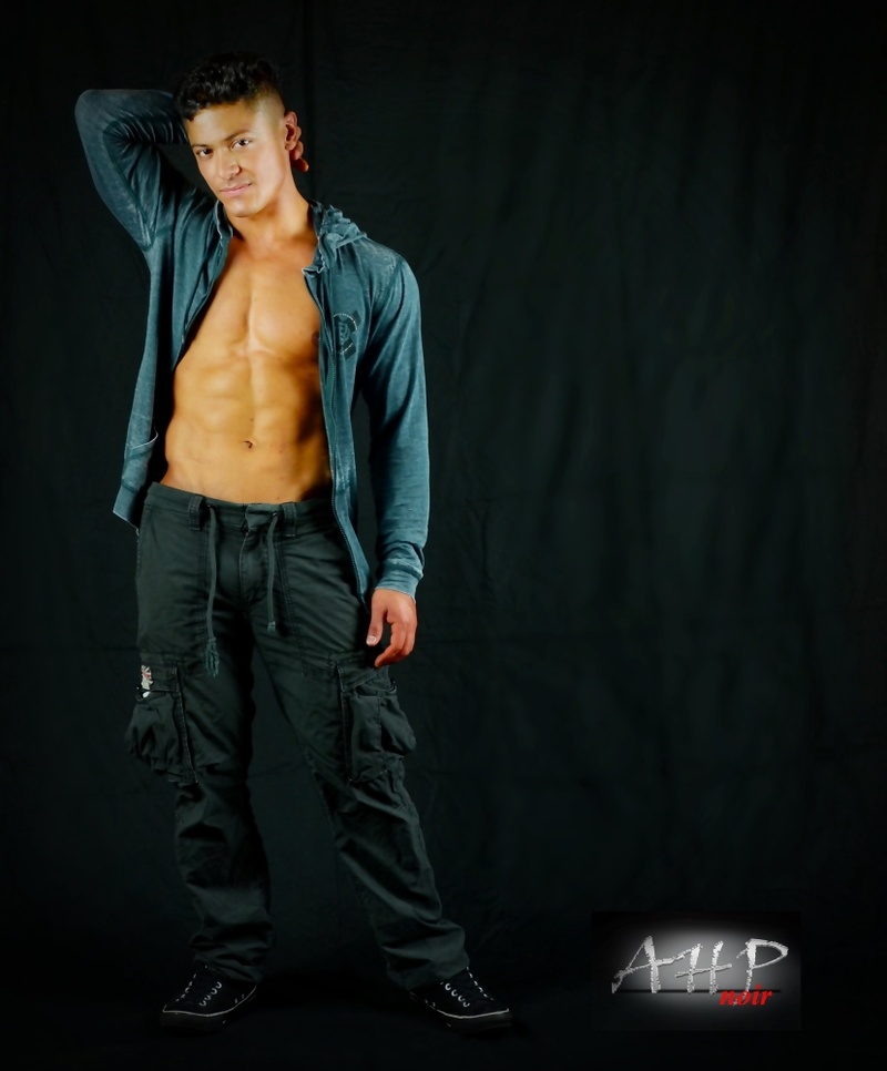 Male model photo shoot of Ias Chaz