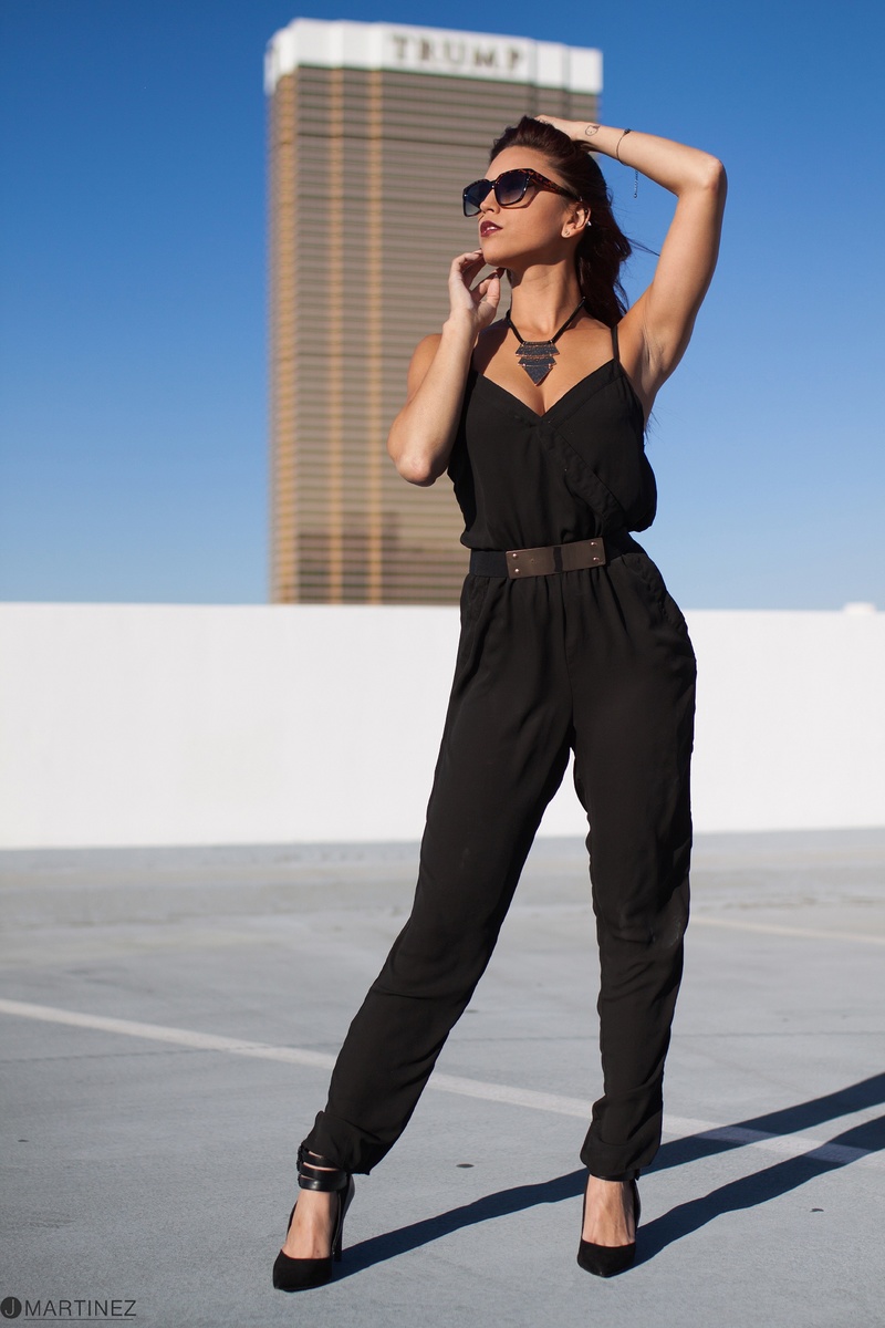 Female model photo shoot of Bear Dellinger in Las Vegas
