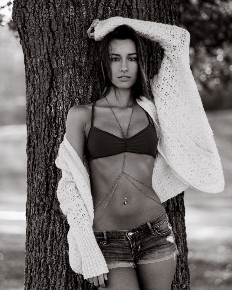 Female model photo shoot of Adriana S